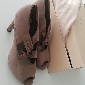 Prada beautiful rose suede heels